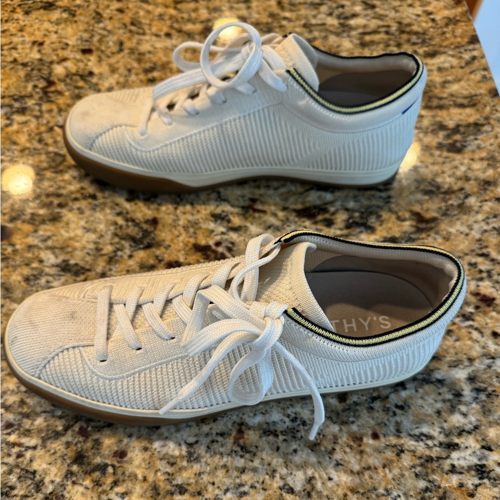 Rothy’s The Lace Up Sneaker in Vanilla. Size 7, fits like a 7.5.